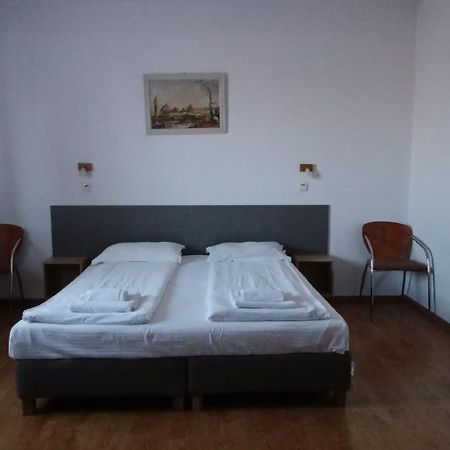Hotel Liliacul Kluż-Napoka Zewnętrze zdjęcie